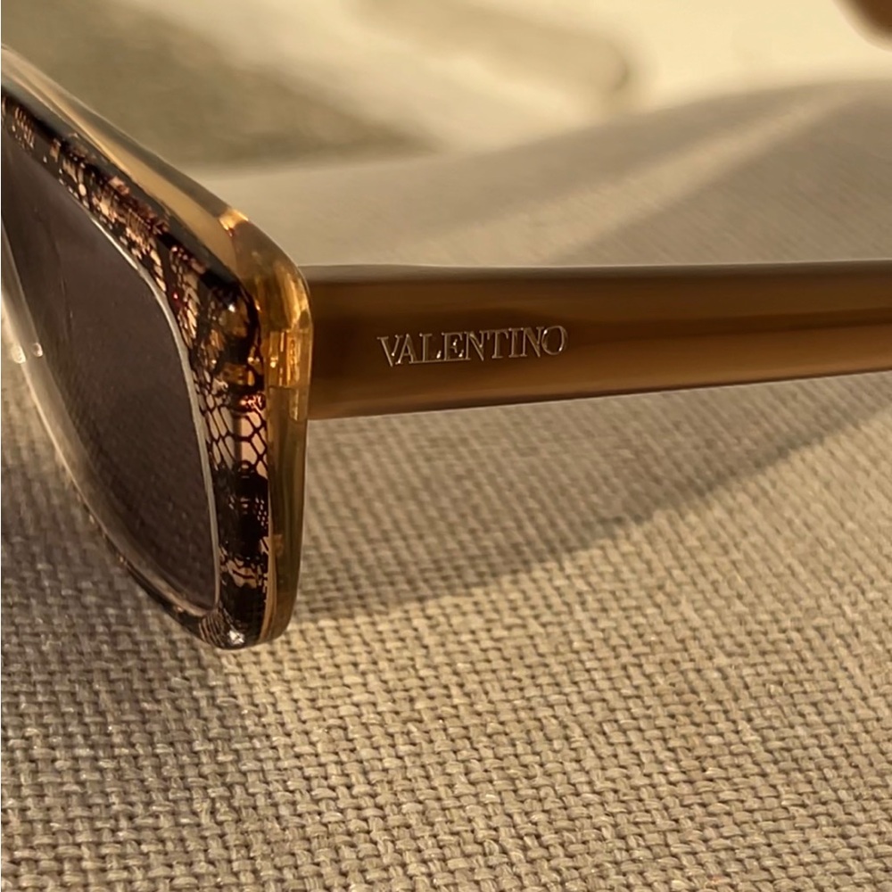 Brown Tortoiseshell Rectangular Glasses - image 4